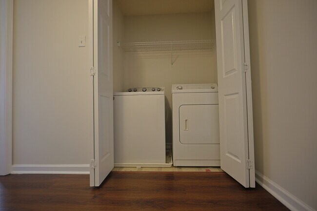 Washer Dryer Provided - 220 Azalea Cir