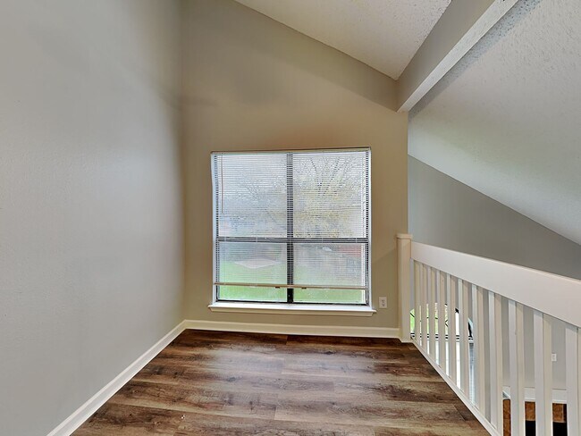 Building Photo - 3 BR/2BA | Newly Renovated Single Family in Dallas | Fenced Backyard | Located Near The Great Tri...