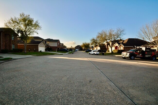 Building Photo - 12315 Field Brook Ct