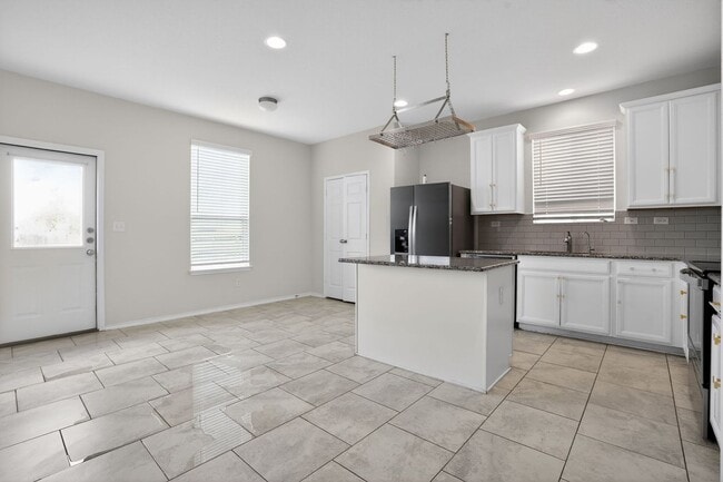 Building Photo - 4 Weeks Free!!! Beautiful 3 Bedroom Home in New Braunfels – Spacious Layout & Prime Location!