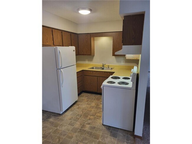 Building Photo - 124 4th Ave