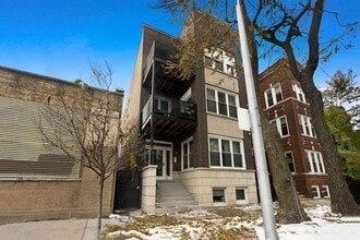 Building Photo - Stunning 2-Bedroom Condo in Prime Location