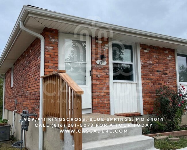 Building Photo - 911 SW Kingscross Rd