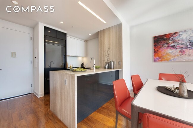 Building Photo - 2 N 5th St