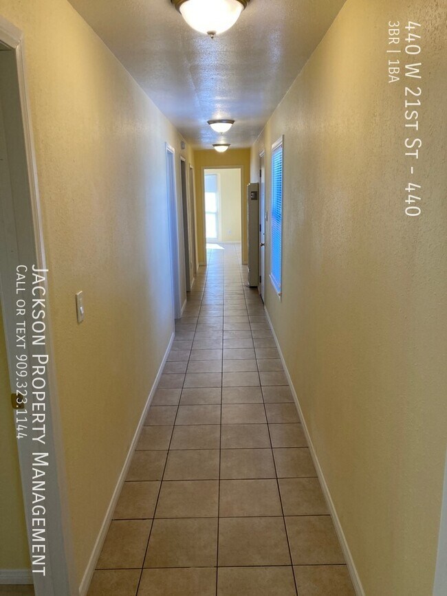 Building Photo - 440 W 21st St