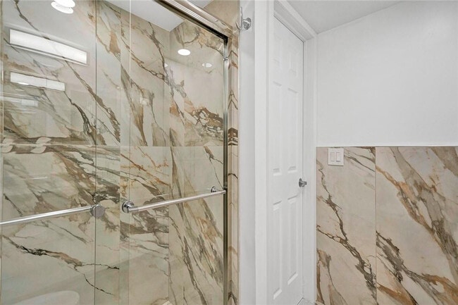 Building Photo - 3051 S Palm Aire Dr