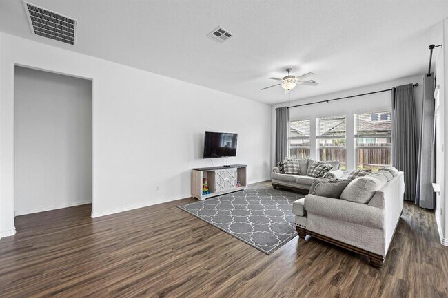 Building Photo - 166 Coronella Dr