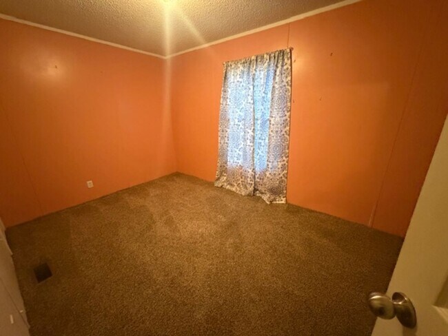 Building Photo - NEW RENTAL LISTING - NO HUD NO SECTION 8