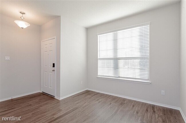 Building Photo - 632 Reinhardt Blvd