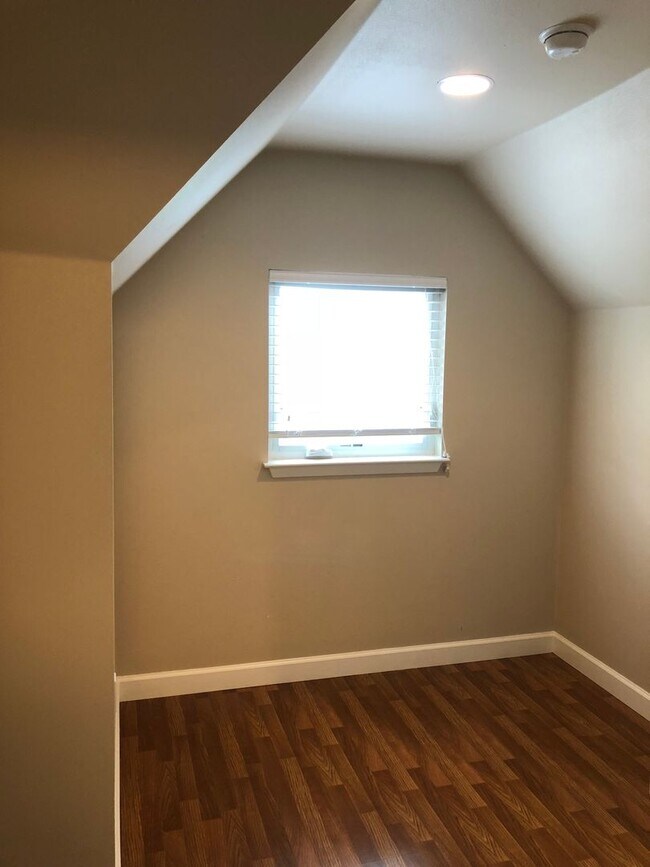 Building Photo - 4511 Depew Ave