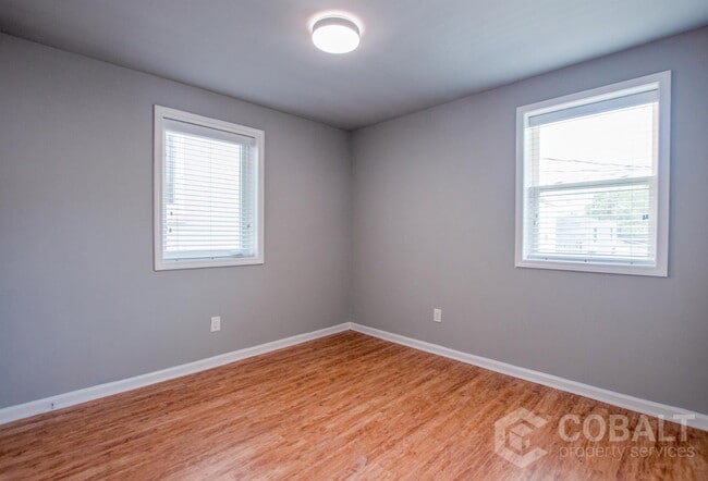 Building Photo - 271 Glen Iris Dr NE