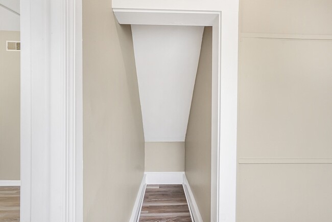 Building Photo - 12 Franklin Ave