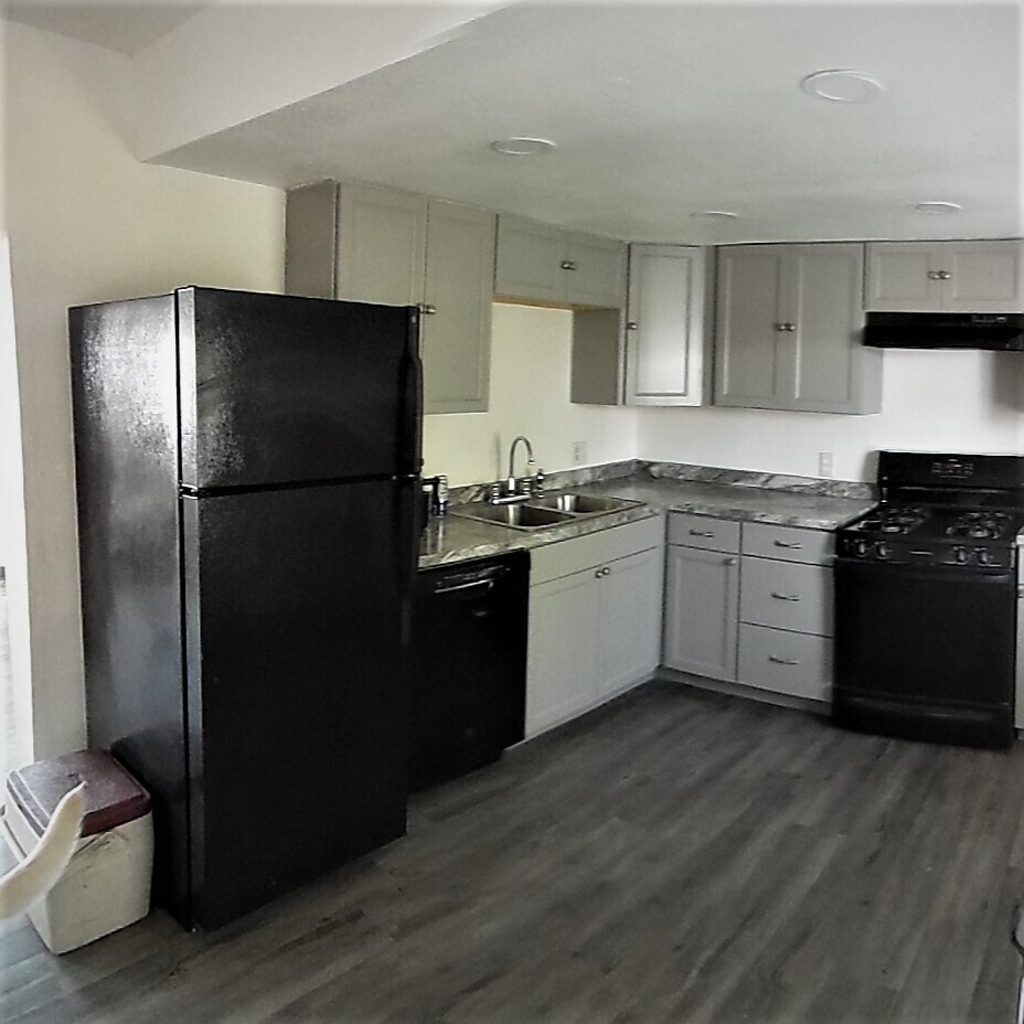 Building Photo - 208 Mohawk Dr