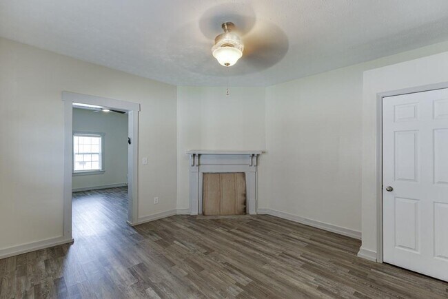 Building Photo - 1051 Gage Dr