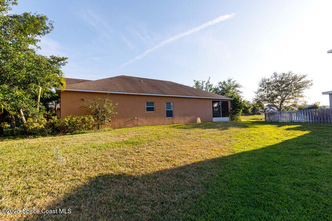 Building Photo - 3995 Aria Dr