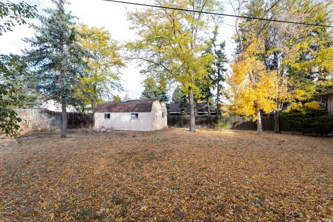 Building Photo - Comfortable Ranch-Style Living with Large Fenced Backyard!