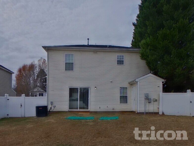 Building Photo - 1548 Hollow Maple Dr