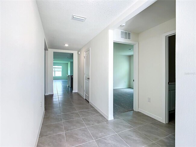 Building Photo - 8561 SW 46th Ave