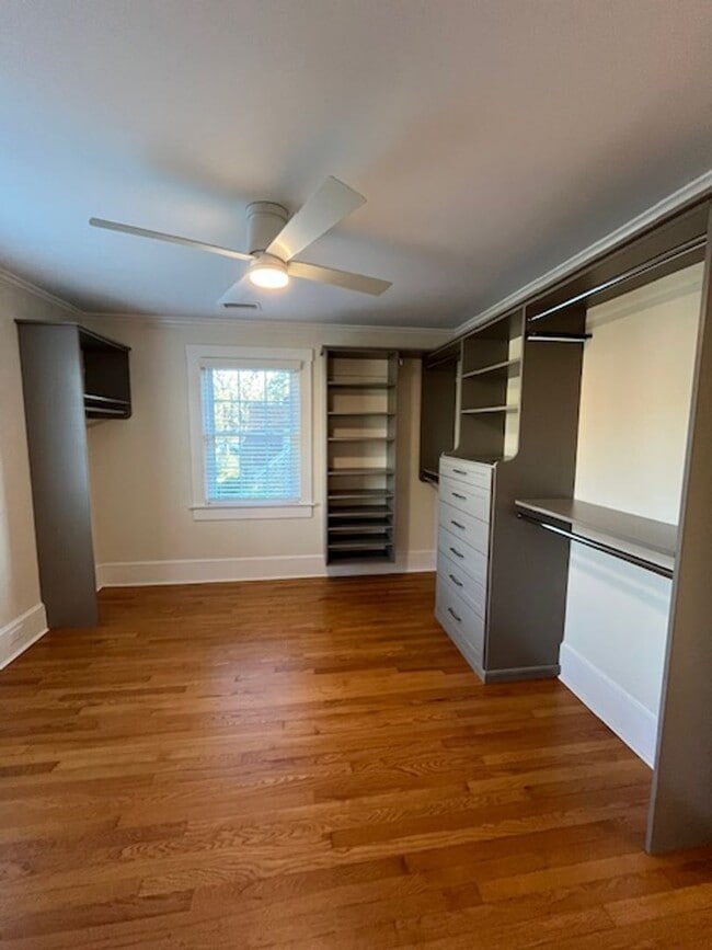 Building Photo - Beautifully Updated House in Forest Hills!