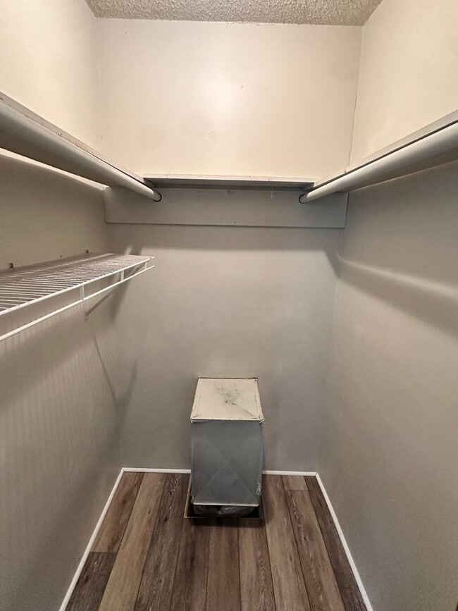 Building Photo - RENTAL HOME 3BD/1.5BTH