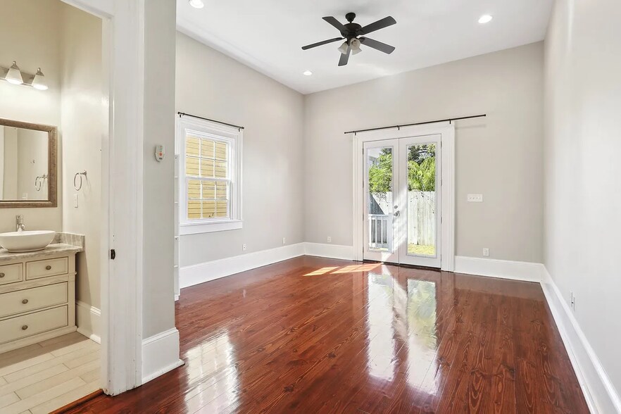 Building Photo - 2823 Baronne St