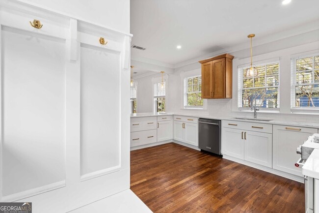 Building Photo - 795 St Charles Ave NE