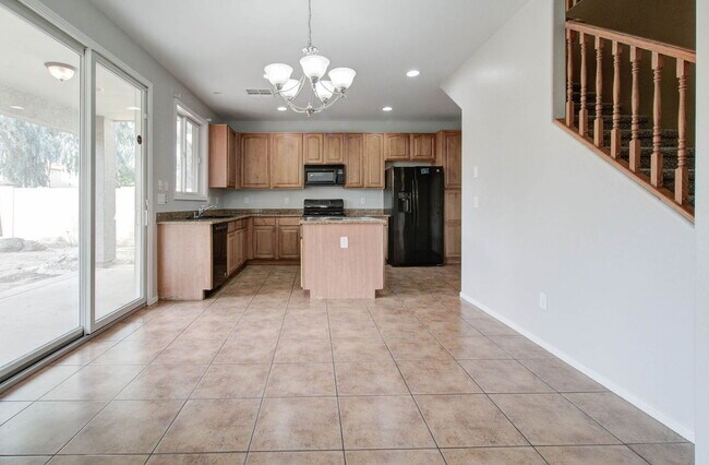 Building Photo - 15882 N 172nd Ln