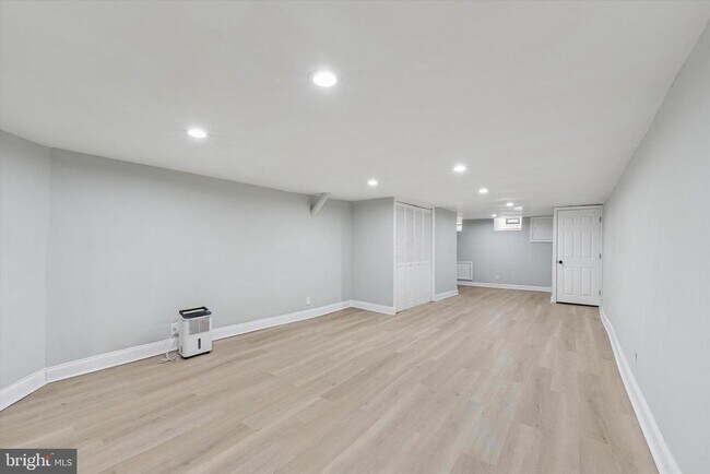 Building Photo - 2422 W Norris St