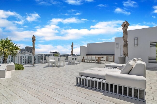 Building Photo - 4250 Biscayne Blvd