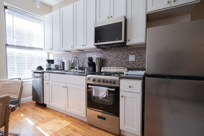 Building Photo - 234 W 112th St