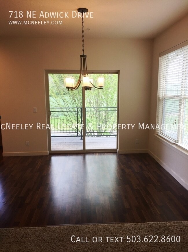 Building Photo - 718 NE Adwick Dr