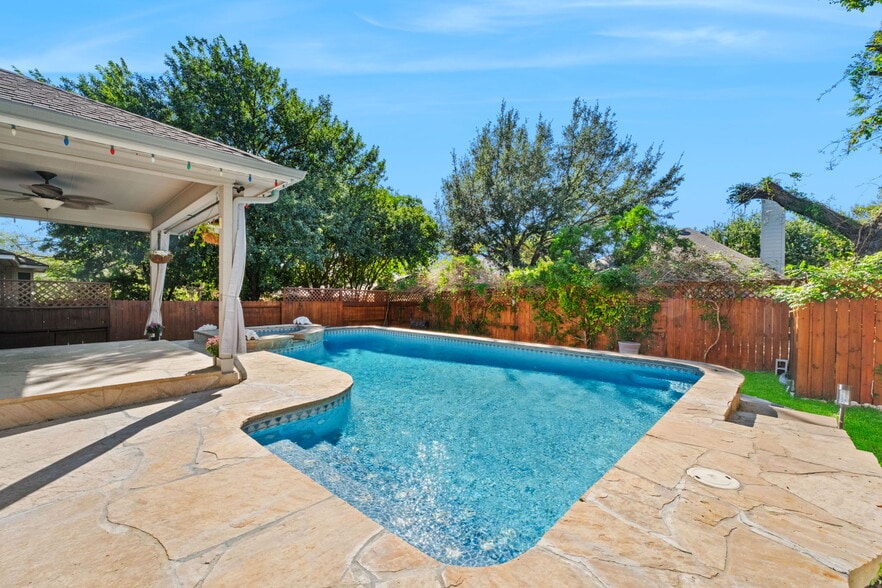 Building Photo - 12211 Hart Crest