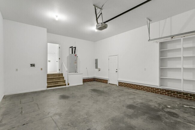 Building Photo - Shingle Landing 4 bedroom; 2,5 bath PET FRIENDLY Custom Home, Moyock NC