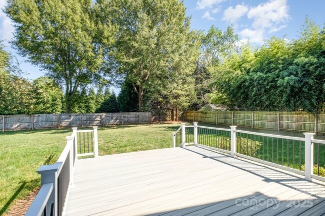 Building Photo - 111 Monterey Dr