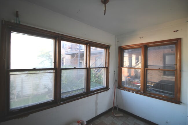 Building Photo - 3905 N Christiana Ave