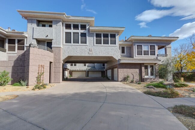 Building Photo - 15221 N Clubgate Dr