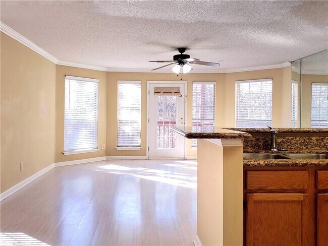Building Photo - 913 Wentworth Ct
