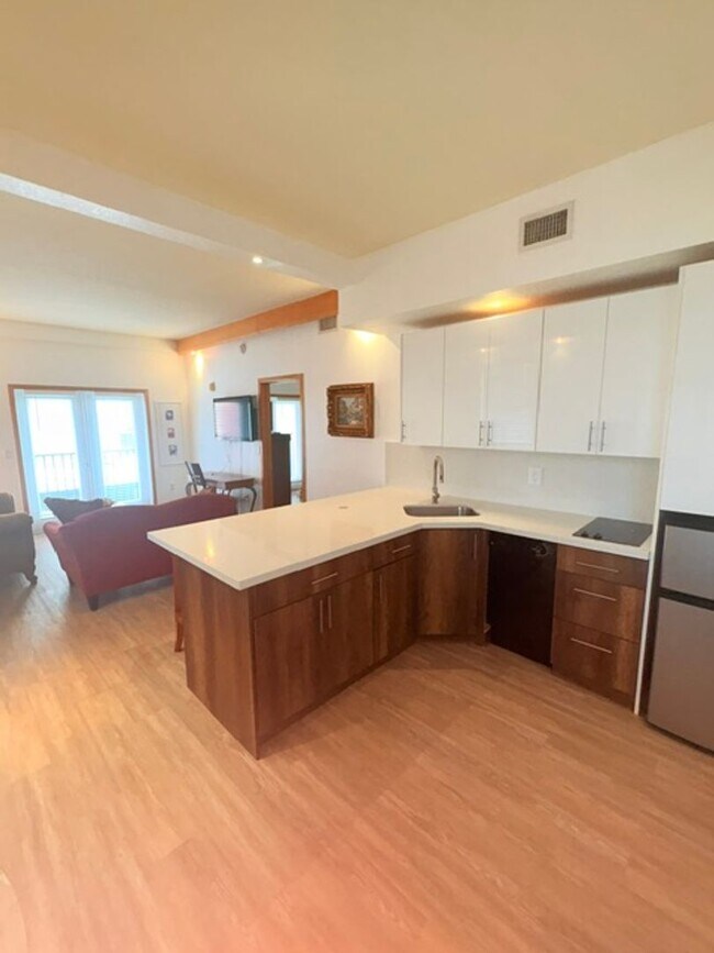 Building Photo - Beautiful condo with parking for rent ~!