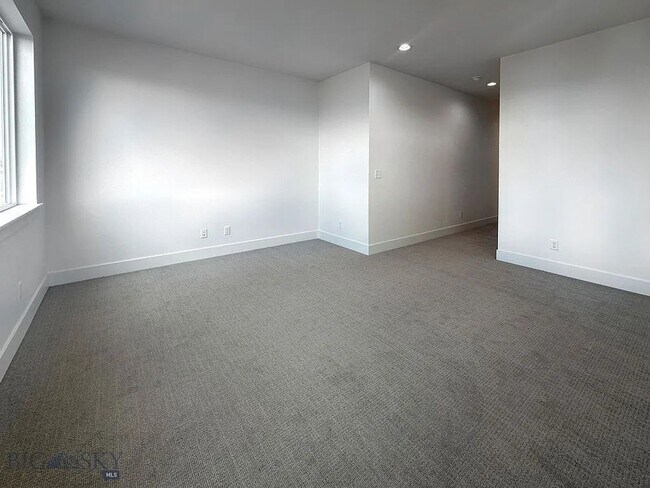 Building Photo - 509 Spaniel Ln