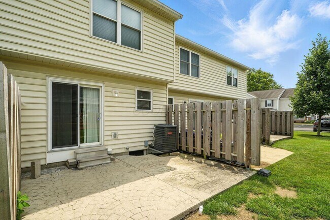 Building Photo - 932 Philadelphia Dr