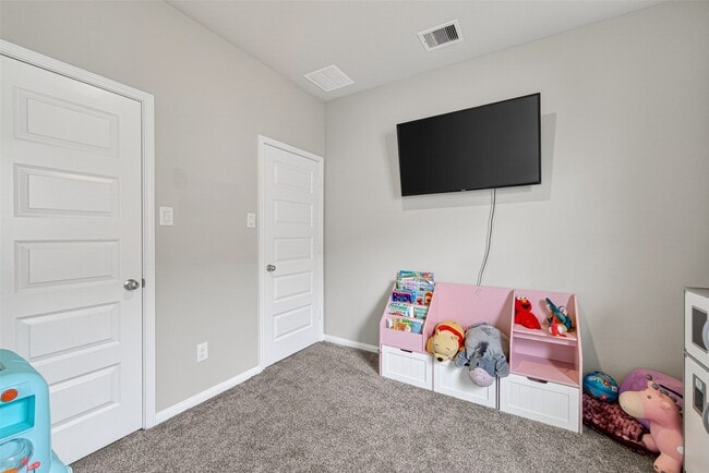 Building Photo - 8006 Barret Travis Ct
