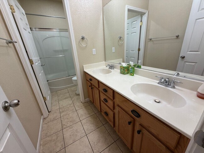 Building Photo - Spacious 4-Bedroom Elk Grove Home with Updated Kitchen, Quartz Countertops! VIEW TODAY!