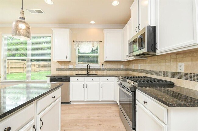 Building Photo - 403 Devon Brook Ct NE