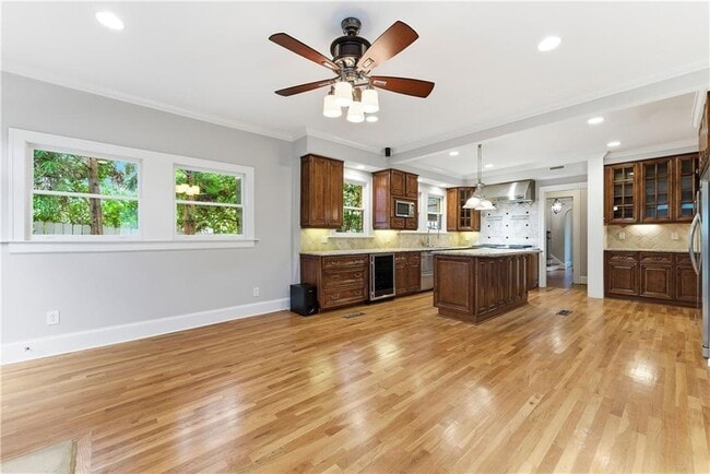 Building Photo - 685 E Morningside Dr NE