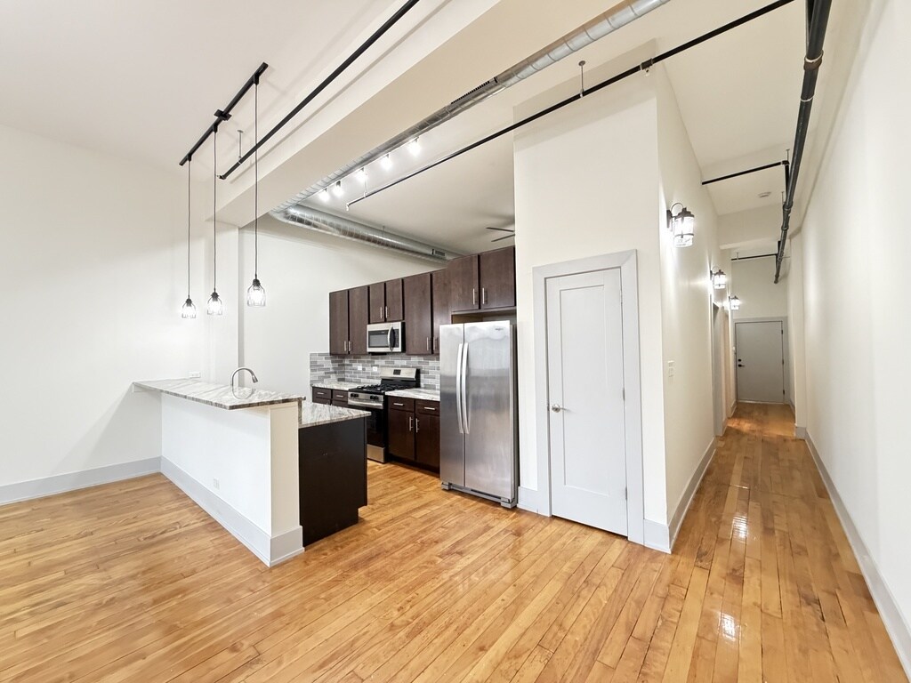 Building Photo - 1432 W 21st St