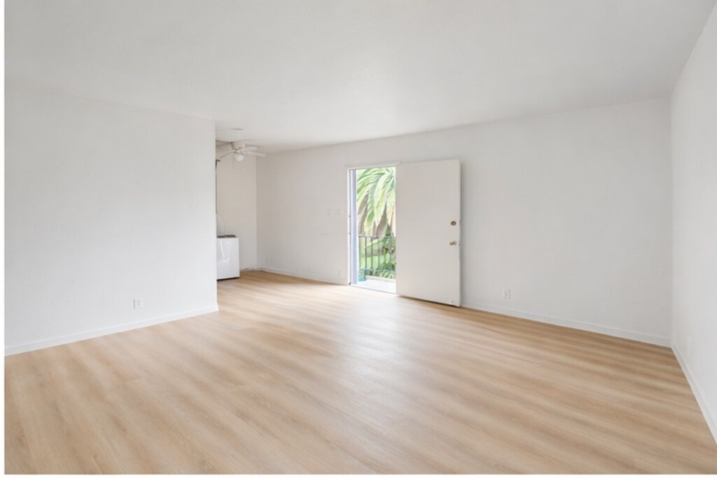 Building Photo - 411 E Santa Fe Ave