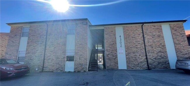 Building Photo - 4302 Lake Rd