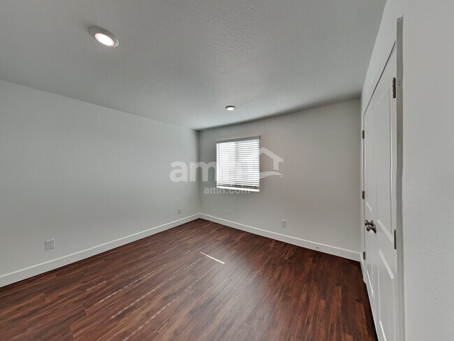 Building Photo - 9580 E Harkes Dr