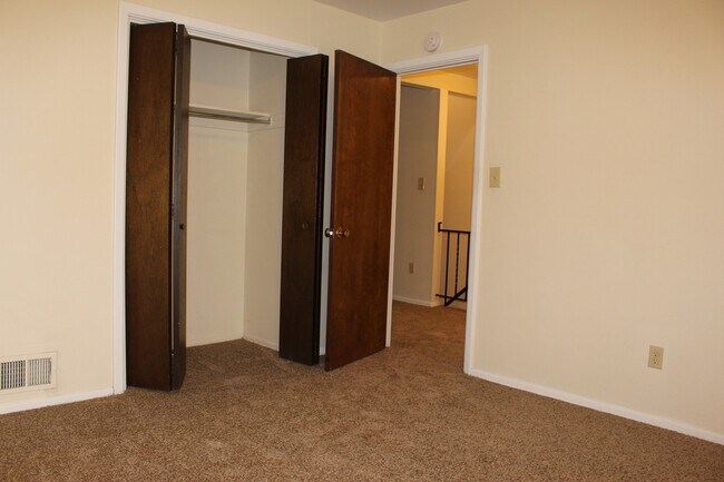 Building Photo - TRENT 543