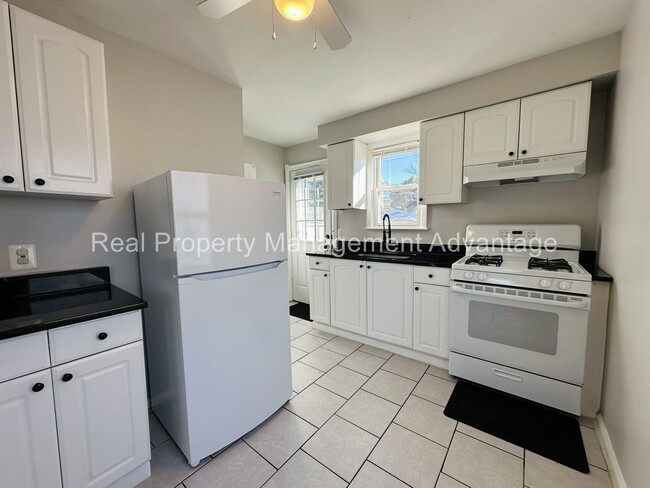 Building Photo - No Deposit Required! Meticulously Maintain...